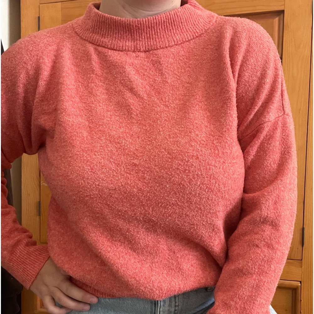 Sweater XS- fits like a M